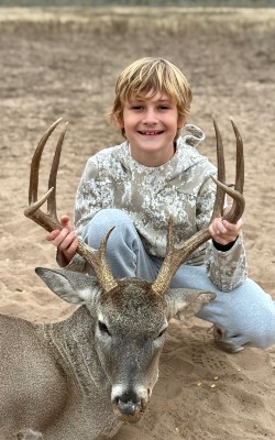 Cade Holt's buck