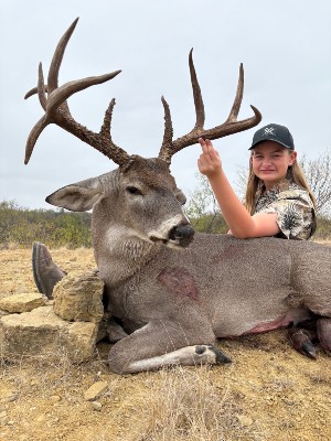 Kinley Knezek's buck